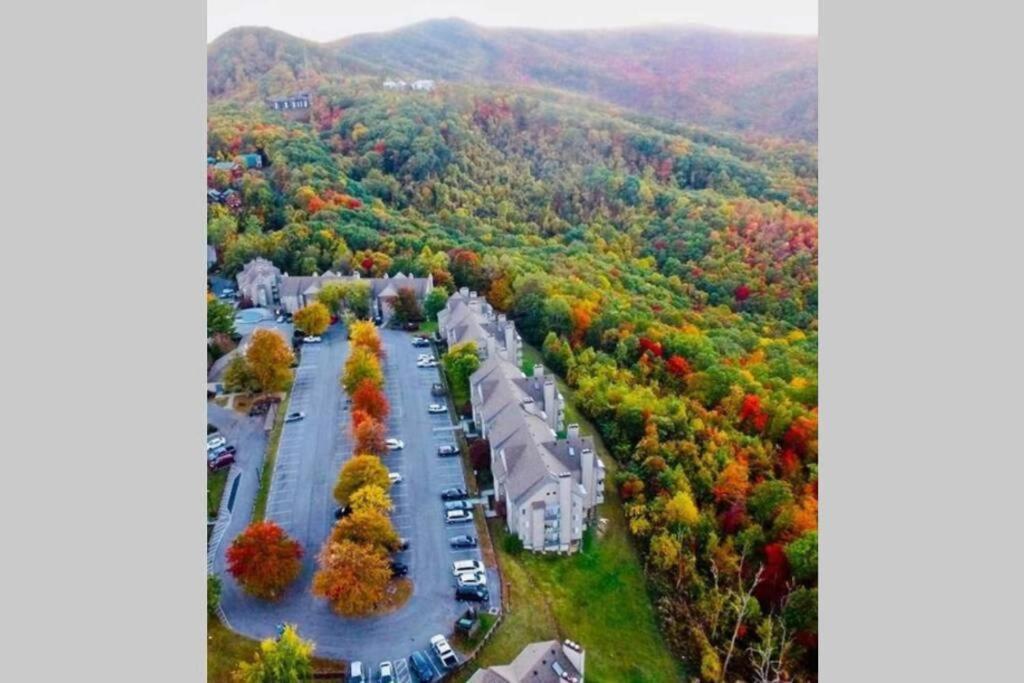 Mountain Villa Magnificent Views - 2 Pools, Fireplace & Hot Tub Gatlinburg Exterior photo